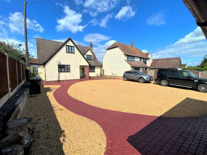 4 Bedroom Detached House To Rent In Manor Road, Dunmow, CM6