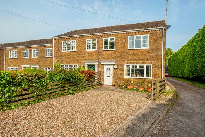 3 Bedroom End Of Terrace House For Sale In Lewknor, Oxfordshire, OX49