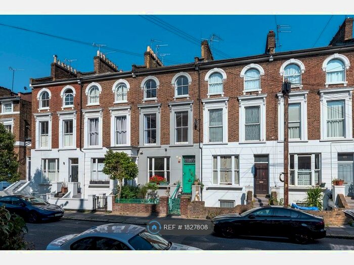3 Bedroom Maisonette To Rent In Woodstock Grove, London, W12
