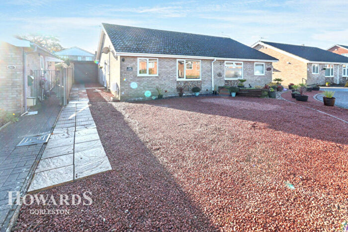 2 Bedroom Semi-Detached Bungalow For Sale In Silver Gardens, Belton, NR31