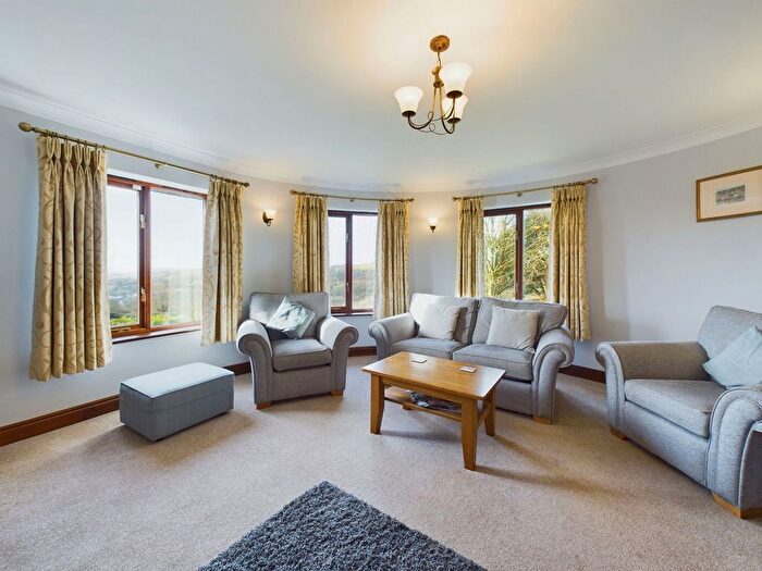 2 Bedroom Detached House For Sale In Green Acres, Par, PL24