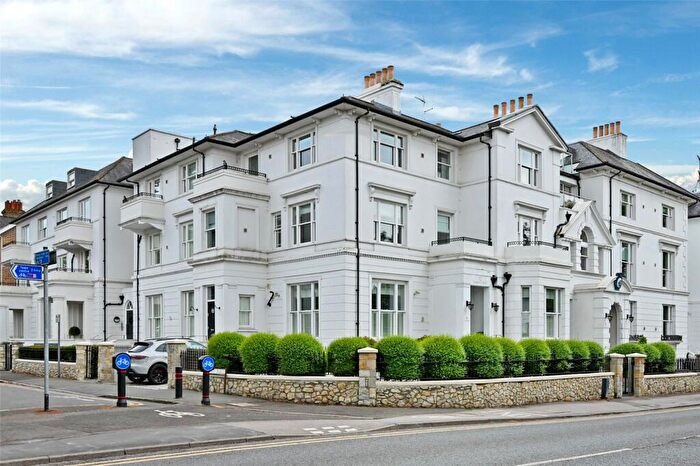2 Bedroom Apartment For Sale In Trinity Place, Windsor, Berkshire, SL4