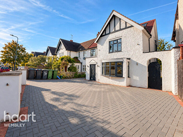 5 Bedroom Semi-Detached House To Rent In Beechcroft Gardens, Wembley, HA9