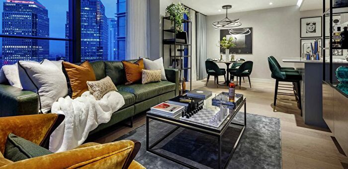 2 Bedroom Flat To Rent In South Quay Plaza, London, E14