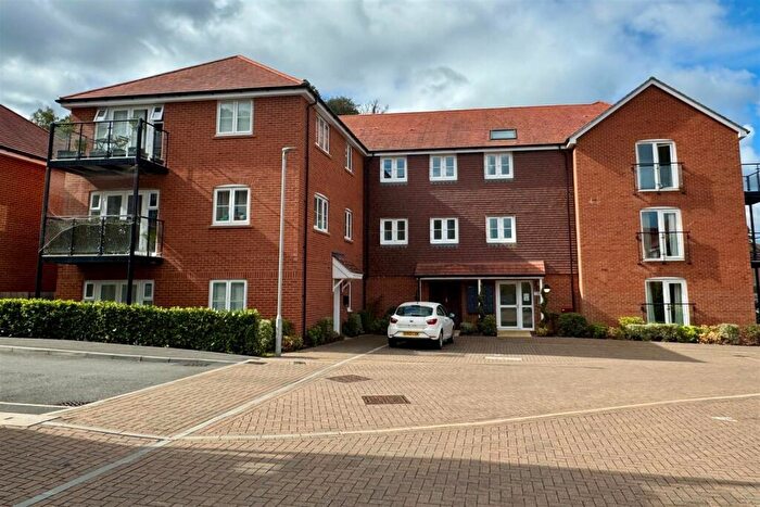 1 Bedroom Flat For Sale In St Pauls House, Electric Close, Godalming, GU7