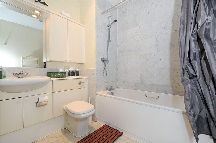 1 Bedroom Flat To Rent In West One House, London, W1T