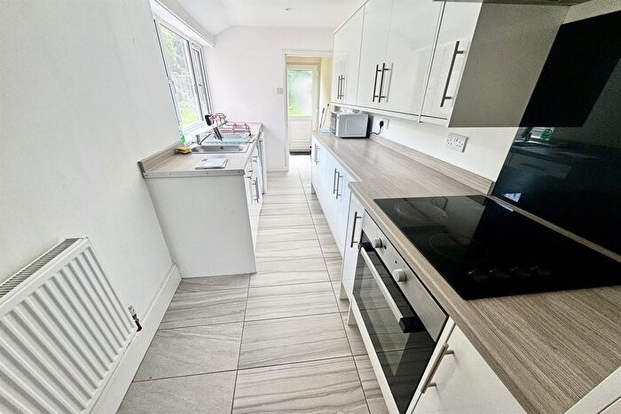 3 Bedroom Terraced House To Rent In Winifred Avenue, CV5