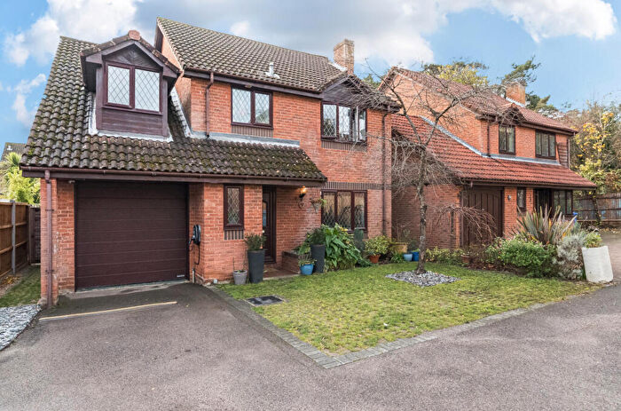 4 Bedroom Detached House For Sale In Fawler Mead, Bracknell, Berkshire, RG12