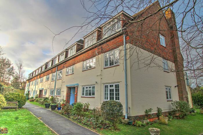 2 Bedroom Apartment To Rent In The Lawns, St. Marys Close, Willingdon, Eastbourne, BN22