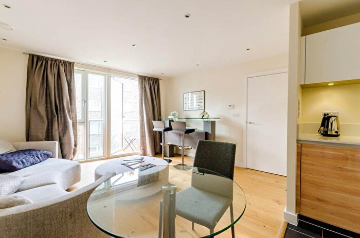 1 Bedroom Flat To Rent In Devizes Street, Shoreditch, London, N1