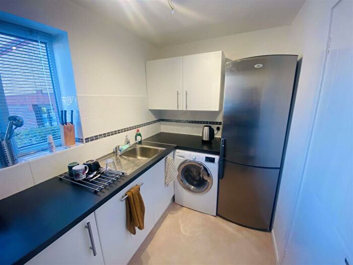 2 Bedroom Flat To Rent In B Caslon Court, Somerset Street, Bristol, BS1