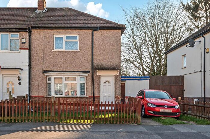 3 Bedroom End Of Terrace House For Sale In Slough, Berkshire, SL2