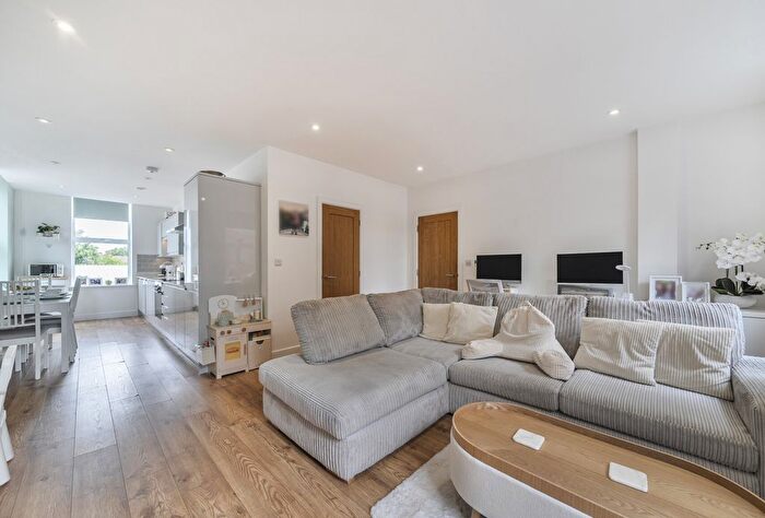 2 Bedroom Flat For Sale In Elmcroft Road, Orpington, BR6
