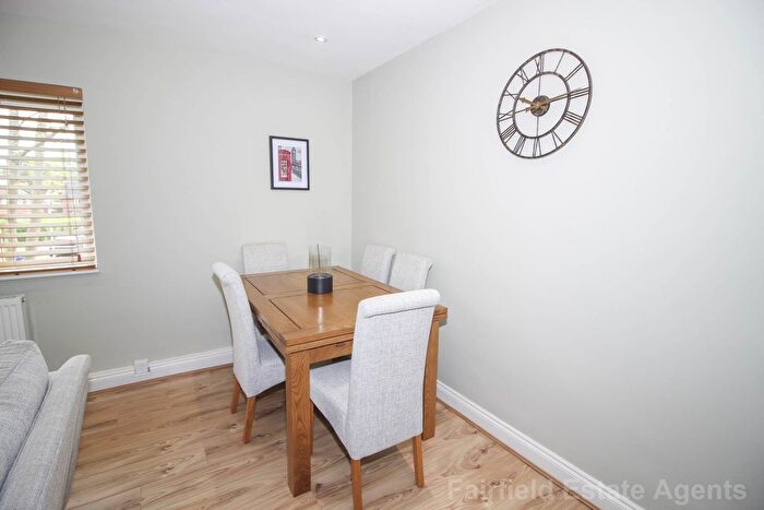 1 Bedroom Flat For Sale In Gleneagles Close, South Oxhey, WD19