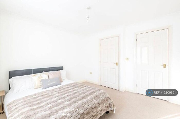 3 Bedroom Terraced House To Rent In Banfield Road, London, SE15