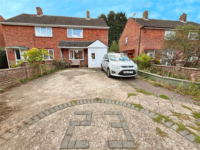 3 Bedroom Semi-Detached House For Sale In Larchwood Crescent, Lincoln, Lincolnshire, LN6