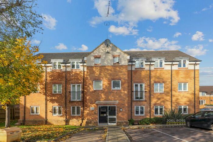 2 Bedroom Flat To Rent In Chaucer Grove, Borehamwood, WD6