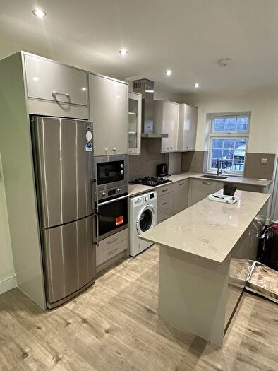 3 Bedroom Flat To Rent In Village Way East, Harrow, HA2