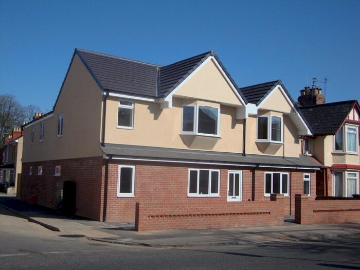 2 Bedroom Flat To Rent In Groundwell Road, Swindon, SN1