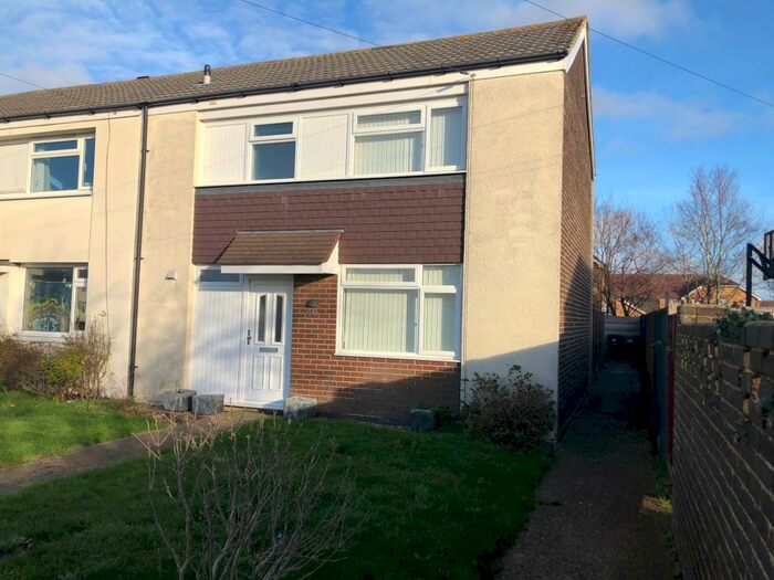 3 Bedroom End Of Terrace House To Rent In Skipper Way, Lee-on-the-Solent, PO13