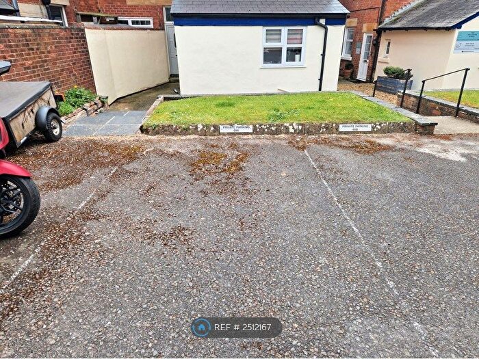 1 Bedroom Flat To Rent In Park Lane, Chippenham, SN15