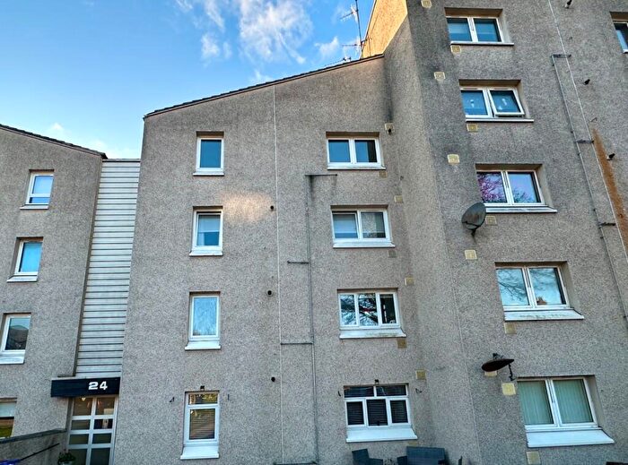 2 Bedroom Flat For Sale In Montrose Street, Clydebank, Dunbartonshire, G81