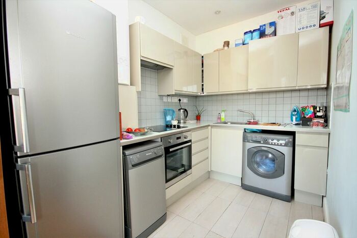 2 Bedroom Flat To Rent In Melville Road, Walthamstow, E17