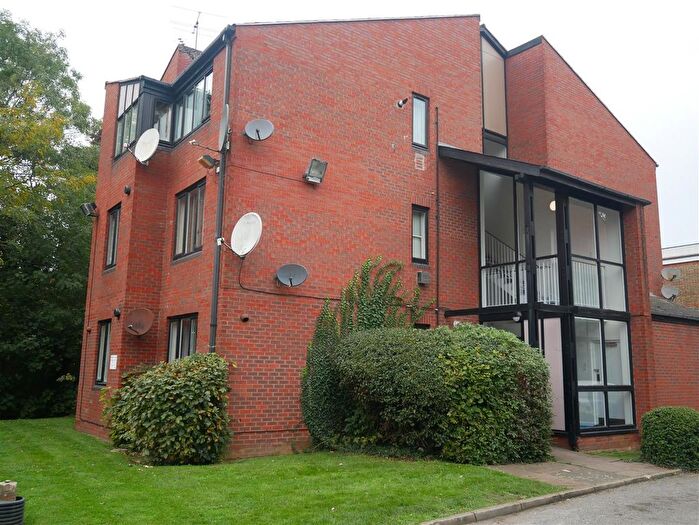 Studio To Rent In Canberra Close, Hendon, NW4