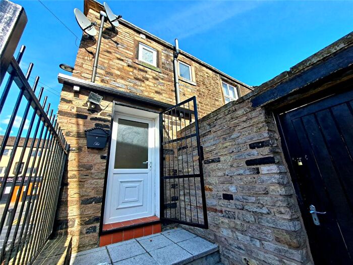 2 Bedroom Apartment To Rent In And High Street, Lees, Oldham, OL4