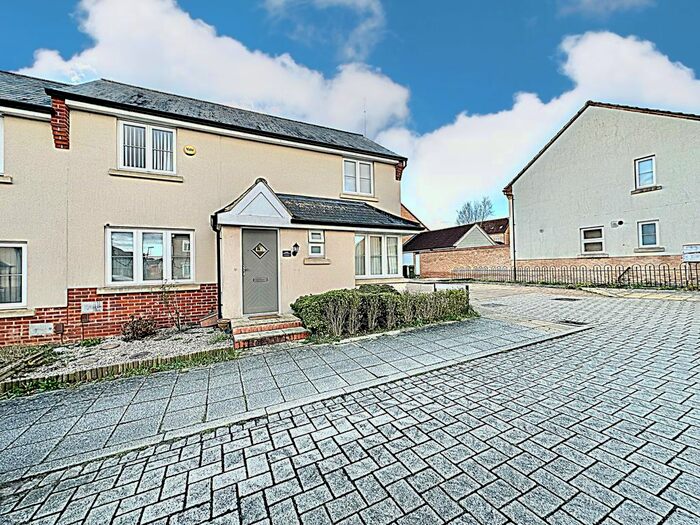 3 Bedroom Semi-Detached House To Rent In Hepburn Crescent, Milton Keynes, MK4