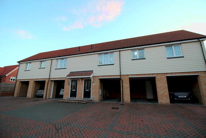 2 Bedroom Flat To Rent In School Avenue, Basildon SS15