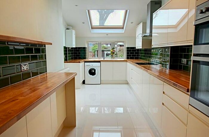 3 Bedroom Terraced House To Rent In Chase Side Avenue, Enfield, Middlesex, EN2