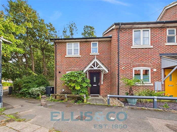 3 Bedroom End Of Terrace House For Sale In Mill Crescent, Tonbridge, TN9