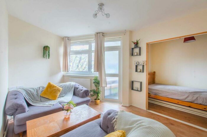 Studio To Rent In Omega Street, New Cross, London, SE14