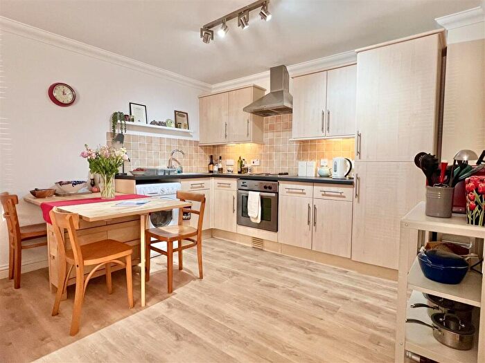 2 Bedroom Apartment For Sale In West Street, Axminster, EX13