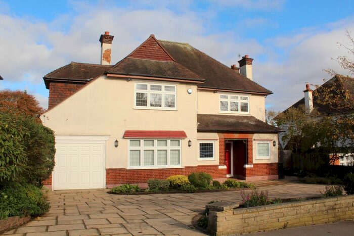 4 Bedroom Detached House To Rent In Fitzjames Avenue, Croydon, Surrey, CR0