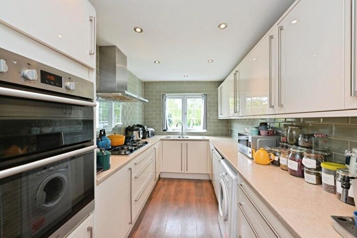 4 Bedroom Property To Rent In Park View, Hoddesdon, EN11