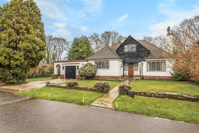 3 Bedroom Chalet To Rent In Heatherdene, West Horsley, Leatherhead, KT24