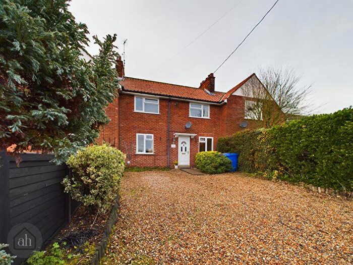 3 Bedroom Terraced House For Sale In The Avenue, Risby, IP28
