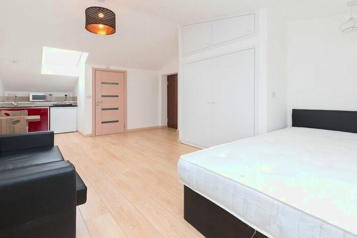 Studio To Rent In Blomfield Road, London, W9
