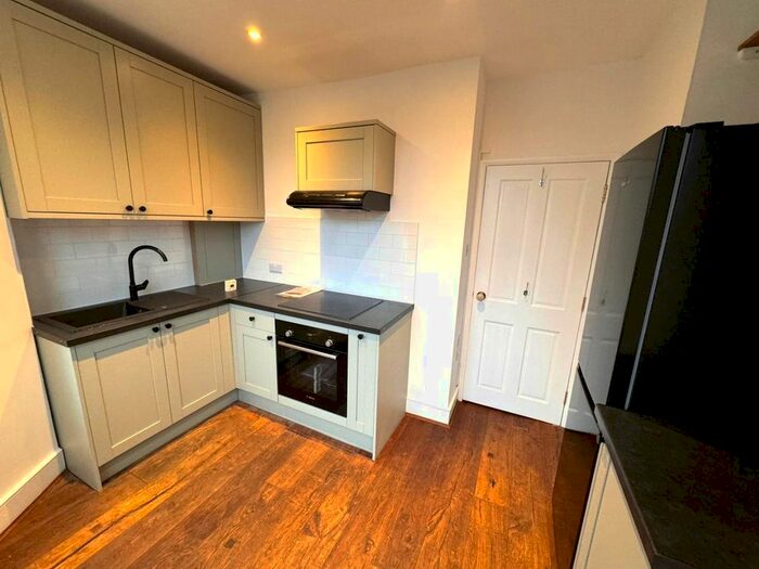 2 Bedroom Flat To Rent In Lower Clapton Road, London, E5