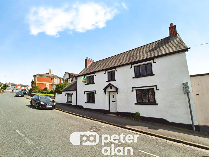 2 Bedroom End Of Terrace House To Rent In Friars Road, NP20