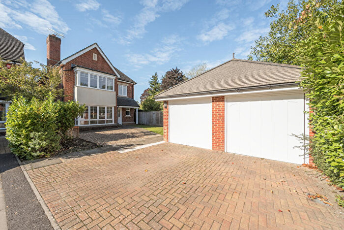 5 Bedroom Detached House For Sale In Hayes Close, Maidenhead, SL6