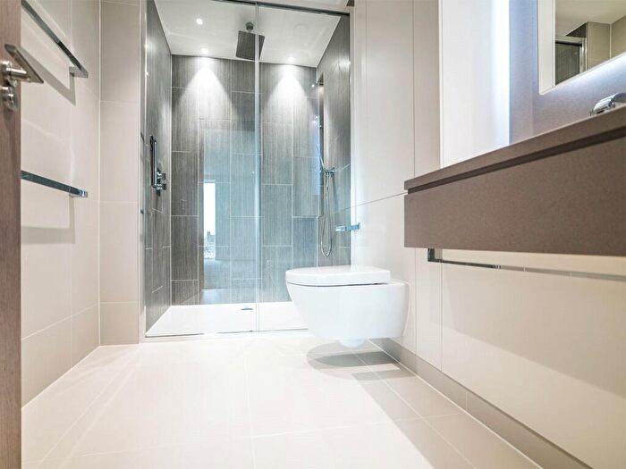 2 Bedroom Apartment To Rent In Vaughan Way, London Dock, E1W