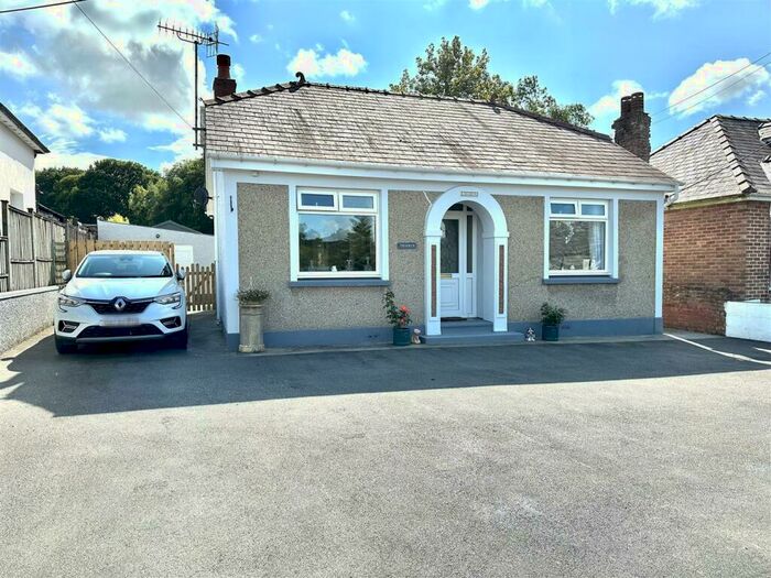 2 Bedroom Detached Bungalow For Sale In Llanybydder, SA40