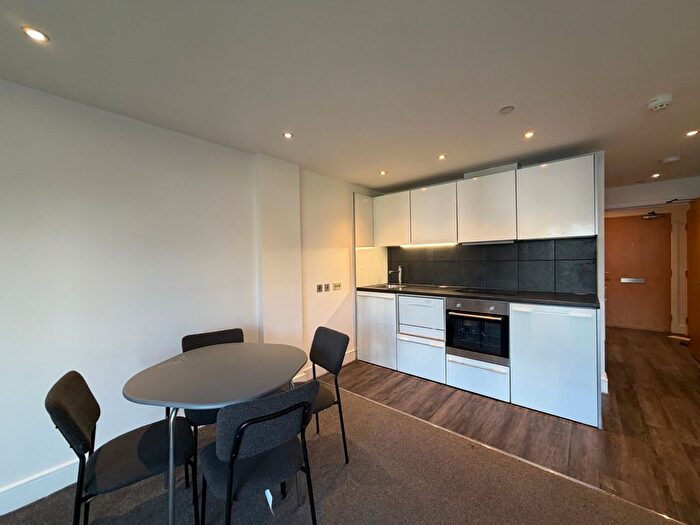 2 Bedroom Flat To Rent In North West, Nottingham, NG1