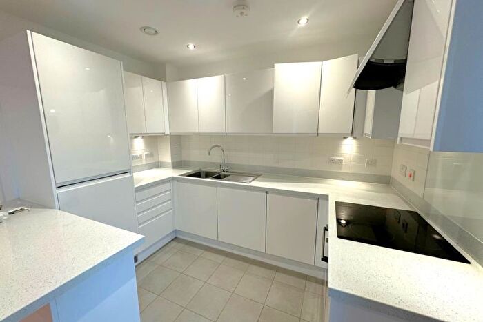 1 Bedroom Flat To Rent In Addlestone, Surrey, KT15