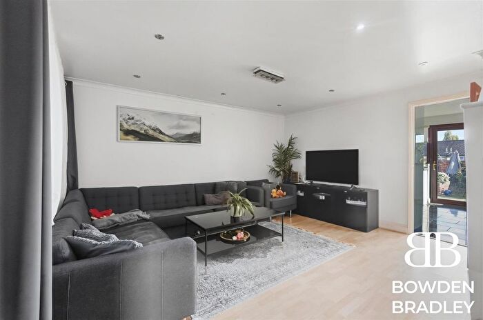 3 Bedroom Terraced House For Sale In North Dene, Chigwell, IG7