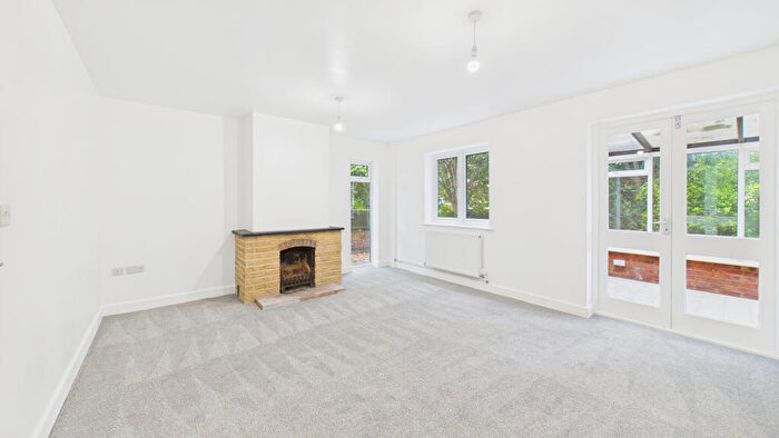 4 Bedroom Detached House For Sale In Cosy Corner, Aston Clinton, Aylesbury, Buckinghamshire, HP22