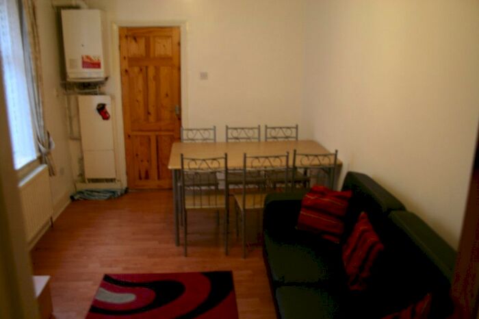 5 Bedroom Terraced House To Rent In Warwick Grove, Clapton, London, E5